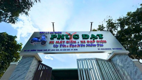 Bảng hiệu Phúc Đạt – khung xương sắt ốp Alu, chữ mica uốn nổi âm LED siêu sáng