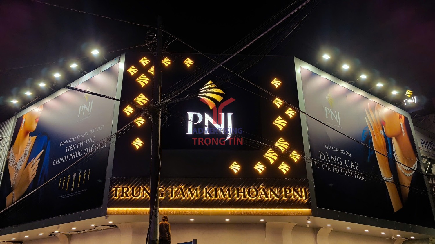 Thi công và bàn giao biển hiệu PNJ Hồng Ngự – Quảng Cáo Trọng Tín